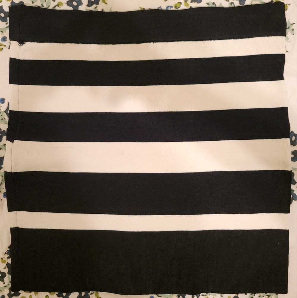 Bebe black and white striped mini skirt - Picture 3 of 3